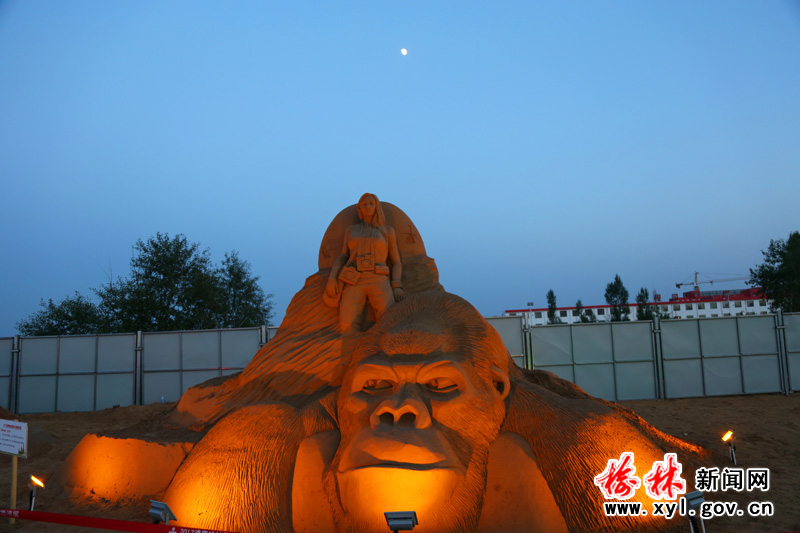 夜幕下的“清爽榆林”国际沙雕展